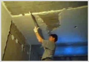 оштукатуривать потолок